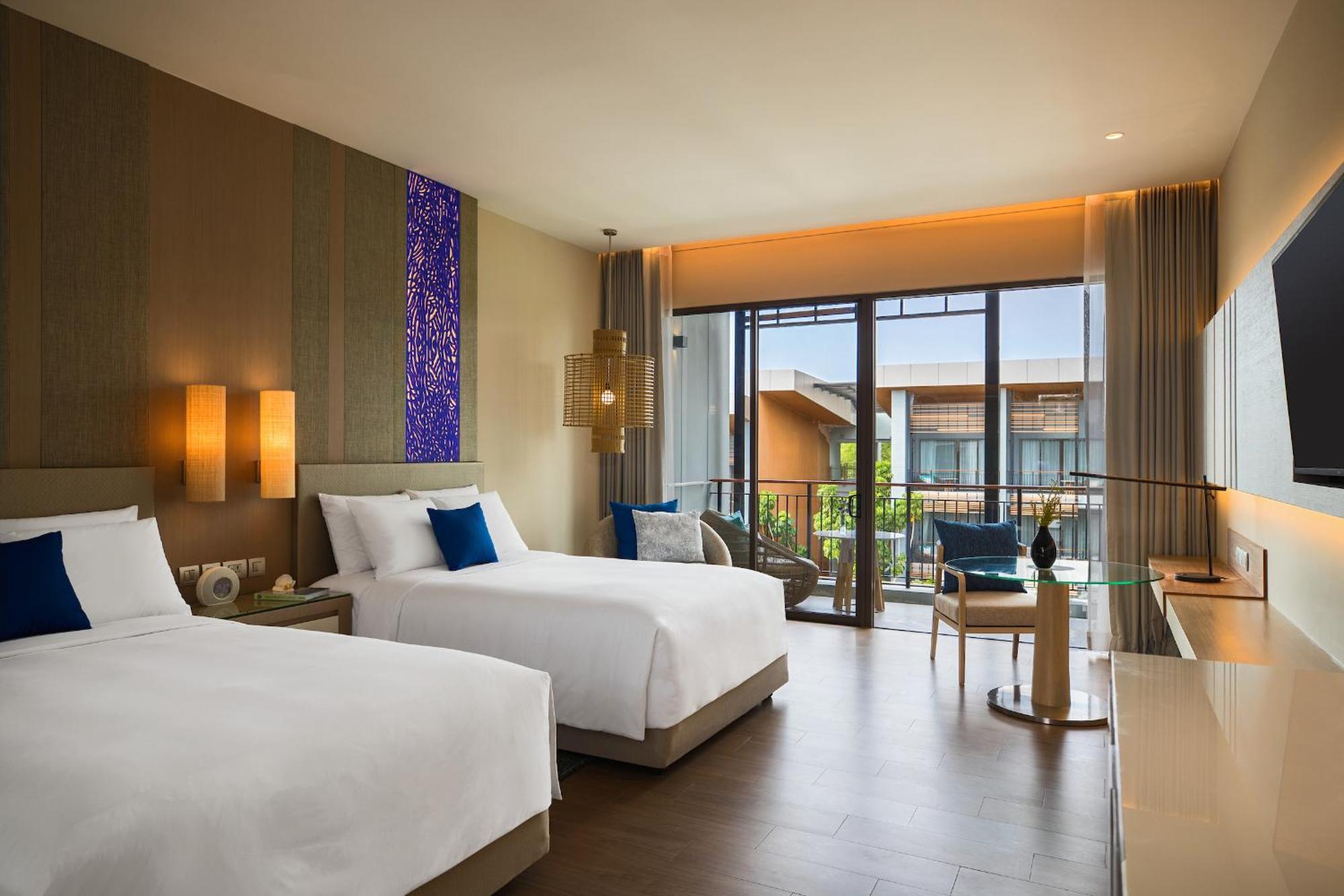 Renaissance Pattaya & Na Chom Thian