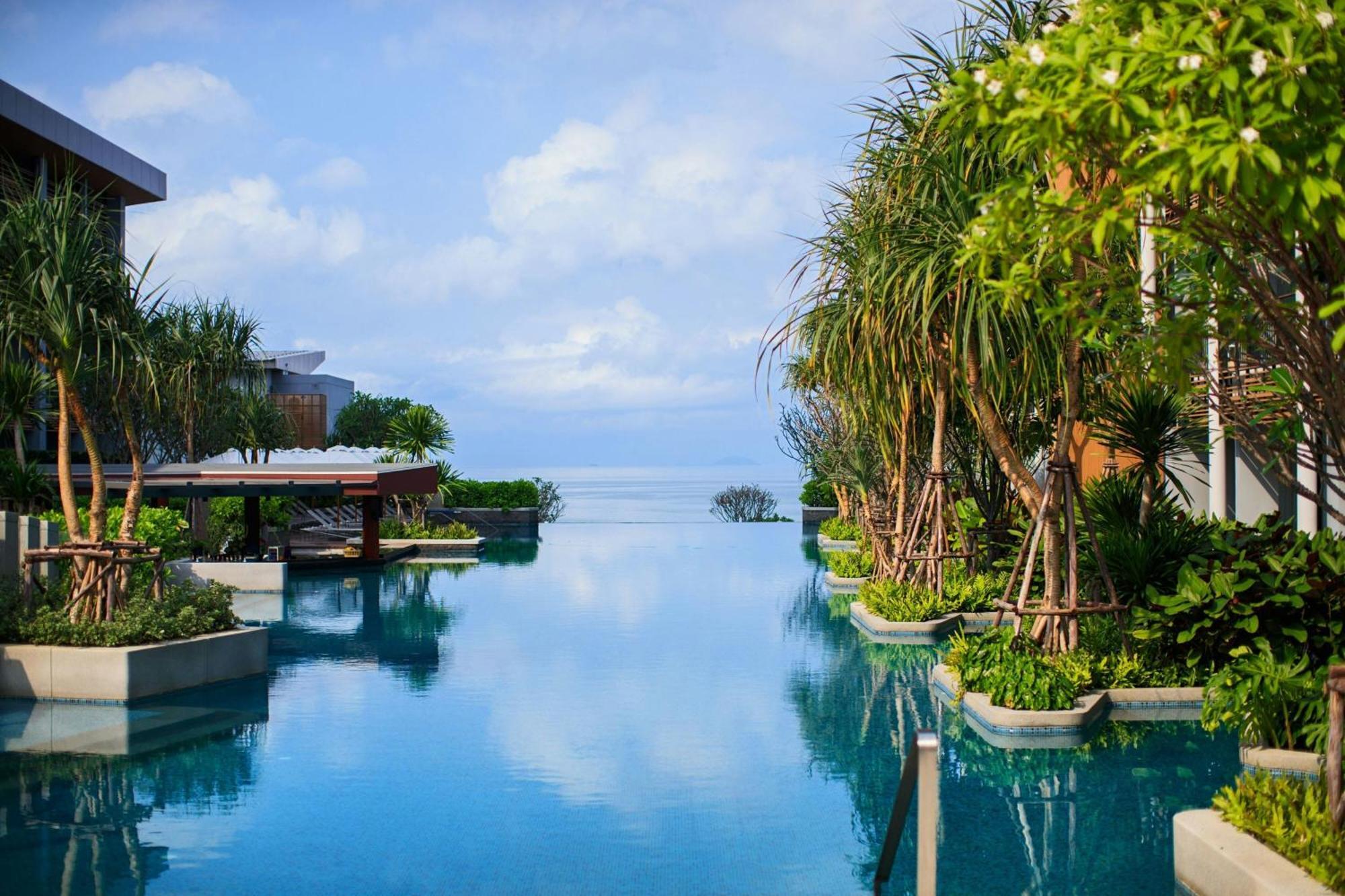 Renaissance Pattaya & Hotel Na Chom Thian
